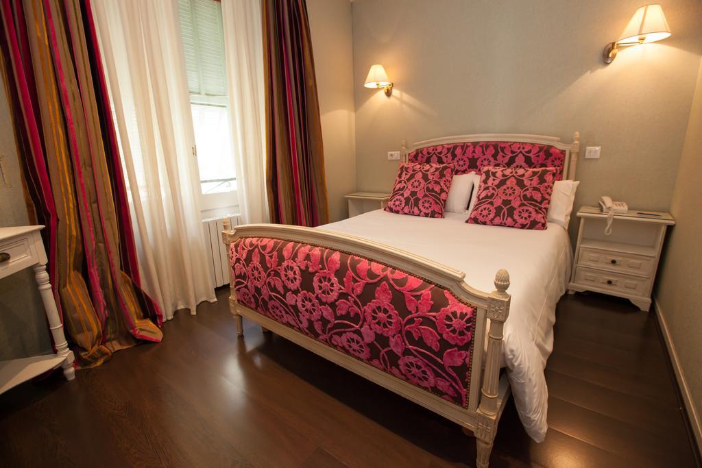 Paris Rome Hotel Menton Eksteriør billede